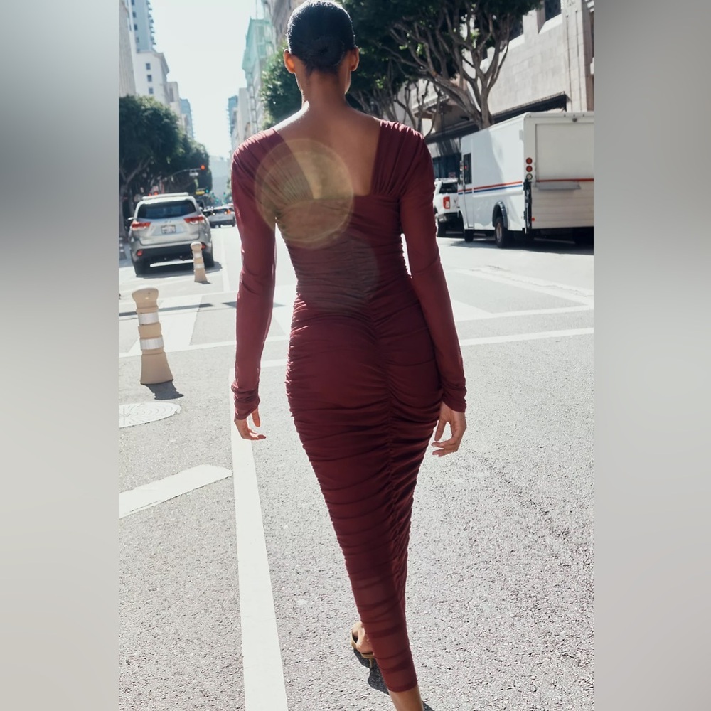 By Anthropologie Long-Sleeve Ruched Slim Midi Dress Pre Owned Burgundy Plum M - Picture 3 of 7